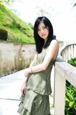 叶子楣女机器人
